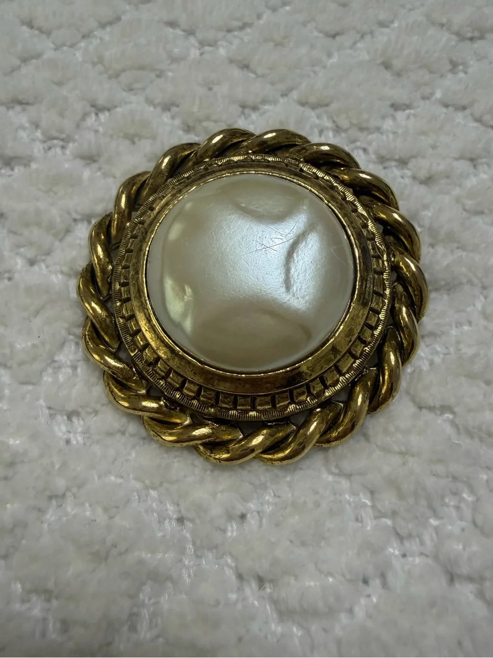 Vintage Signed GJD Ginnie Johansen Large Raised Faux Pearl Brooch Pin